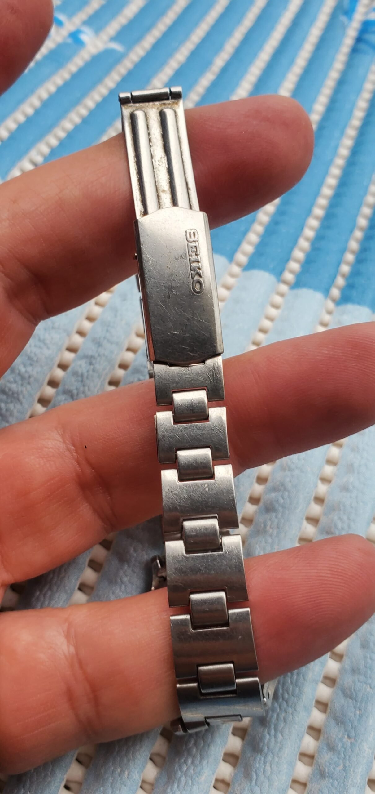 WhatsApp Image 2025-04-06 at 10.52.11 AM Vintage & Rare Seiko Chorus 2118-0200 caliber Handwind Japan made Ladies Watch (USED) - Image 2