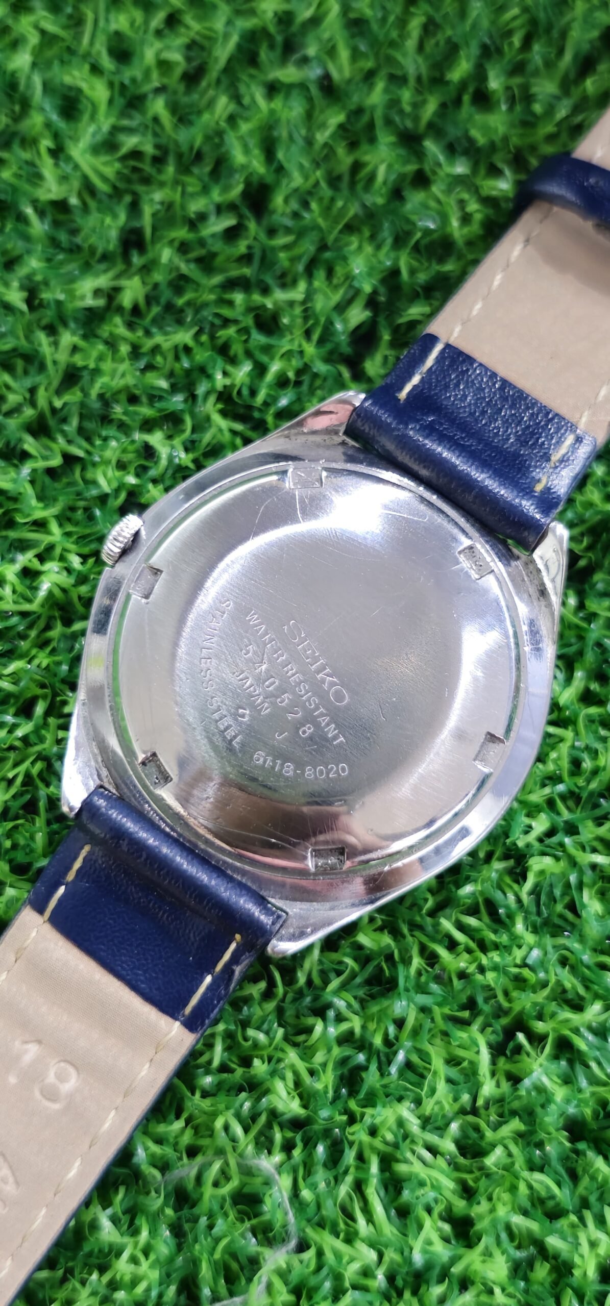 WhatsApp Image 2025-08-06 at 4.30.02 PM (1) Vintage 1960 Seiko Automatic 6118 Caliber 21-Jewels Black Dial Japan made Men's watch (Used) - Image 4