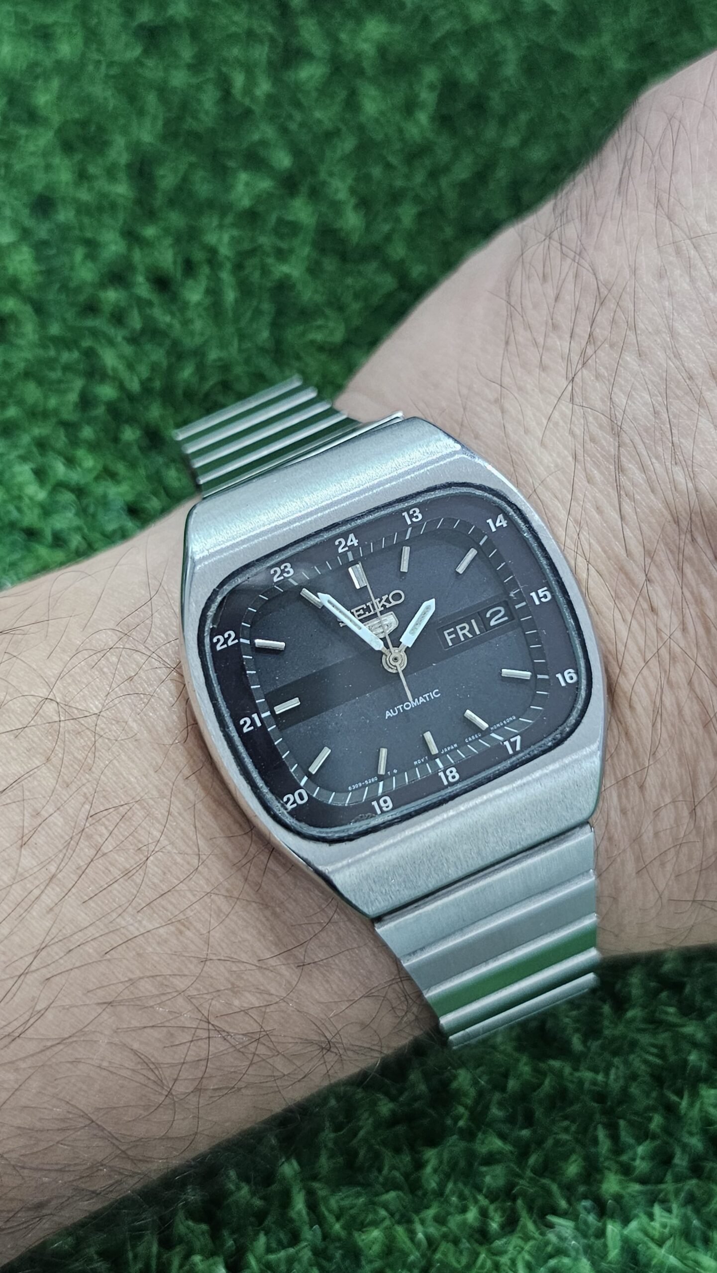 WhatsApp Image 2025-08-06 at 4.46.15 PM Vintage Seiko 5 Automatic 6309 Caliber 21-Jewels Tv Dial Japan made Men's watch (Used) - Image 2