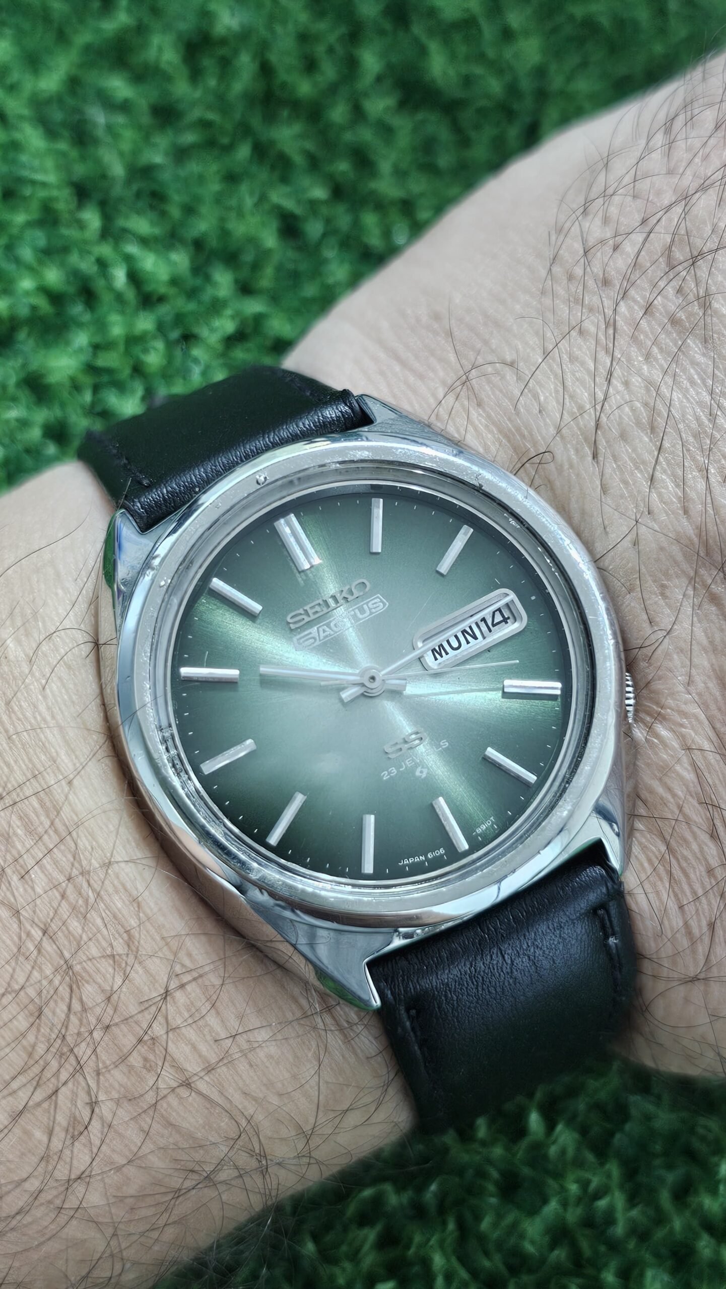 WhatsApp Image 2025-08-12 at 4.05.54 PM Vintage Seiko 5 actus SS 6106 Caliber 23-Jewels Automatic Japan made Men's watch (Used) - Image 2