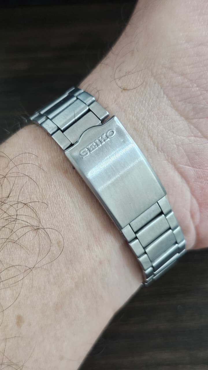 WhatsApp Image 2025-08-18 at 5.52.22 PM (1) Vintage Seiko 5 Automatic 6309 Caliber 21-Jewels Japan made TV dial Men's watch (Used) - Image 3