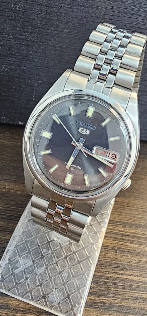 WhatsApp Image 2025-09-14 at 1.22.38 PM Vintage Seiko 5 Automatic 7009 Caliber 21-Jewels Grey Dial Japan made Men’s watch (Used) - Image 1