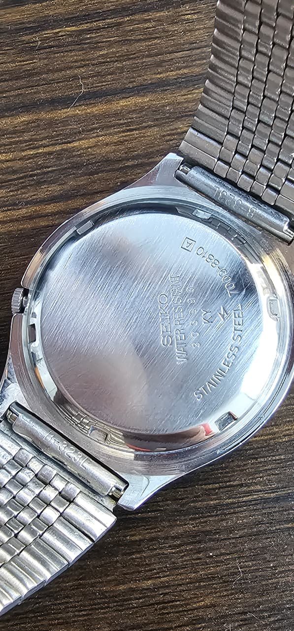 WhatsApp Image 2025-09-14 at 1.23.46 PM Vintage Seiko 5 Automatic 7009 Caliber 21-Jewels Blue Dial Japan made Men’s watch (Used) - Image 4