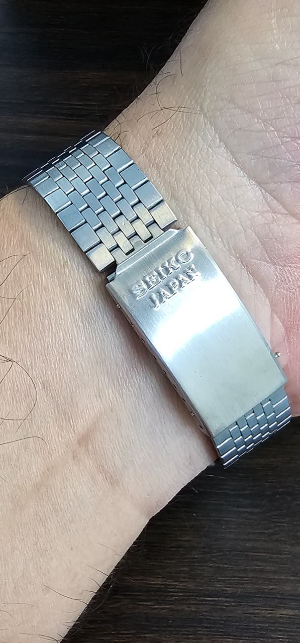 WhatsApp Image 2025-09-14 at 1.23.47 PM Vintage Seiko 5 Automatic 7009 Caliber 21-Jewels Blue Dial Japan made Men’s watch (Used) - Image 3