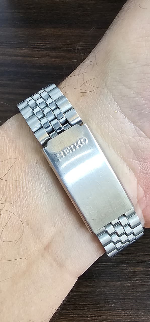 WhatsApp Image 2025-09-14 at 1.28.09 PM (1) Seiko 5 Automatic 7S26 Caliber 21-Jewels Black Dial Japan made Men’s watch (Used) - Image 3