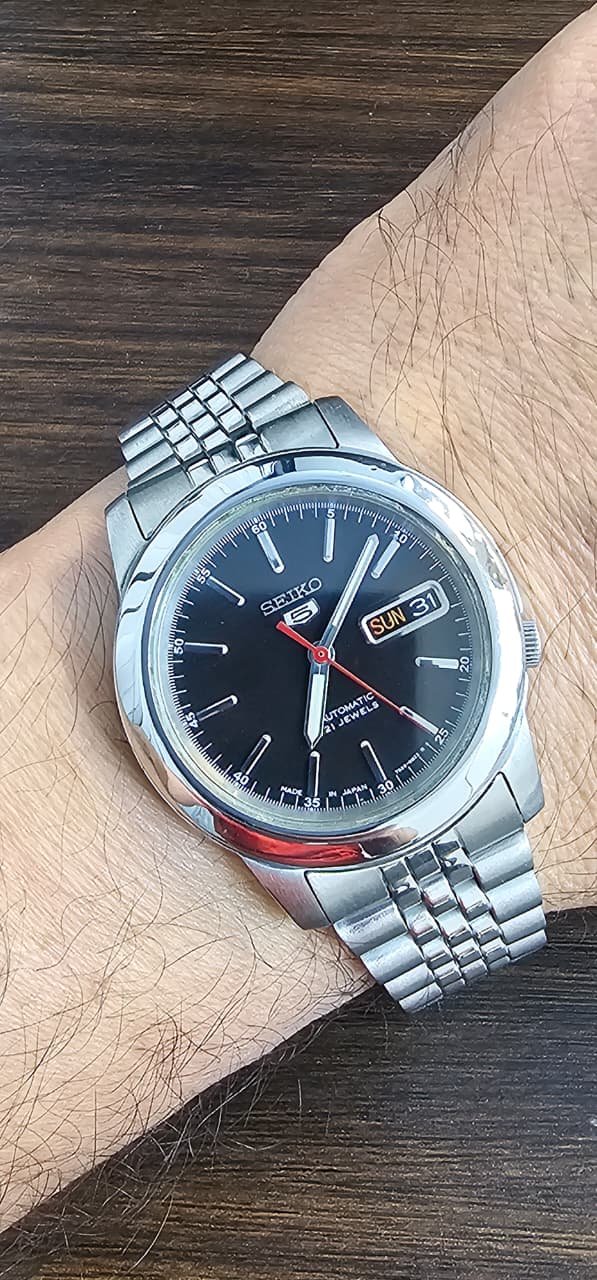 WhatsApp Image 2025-09-14 at 1.28.09 PM Seiko 5 Automatic 7S26 Caliber 21-Jewels Black Dial Japan made Men’s watch (Used) - Image 2