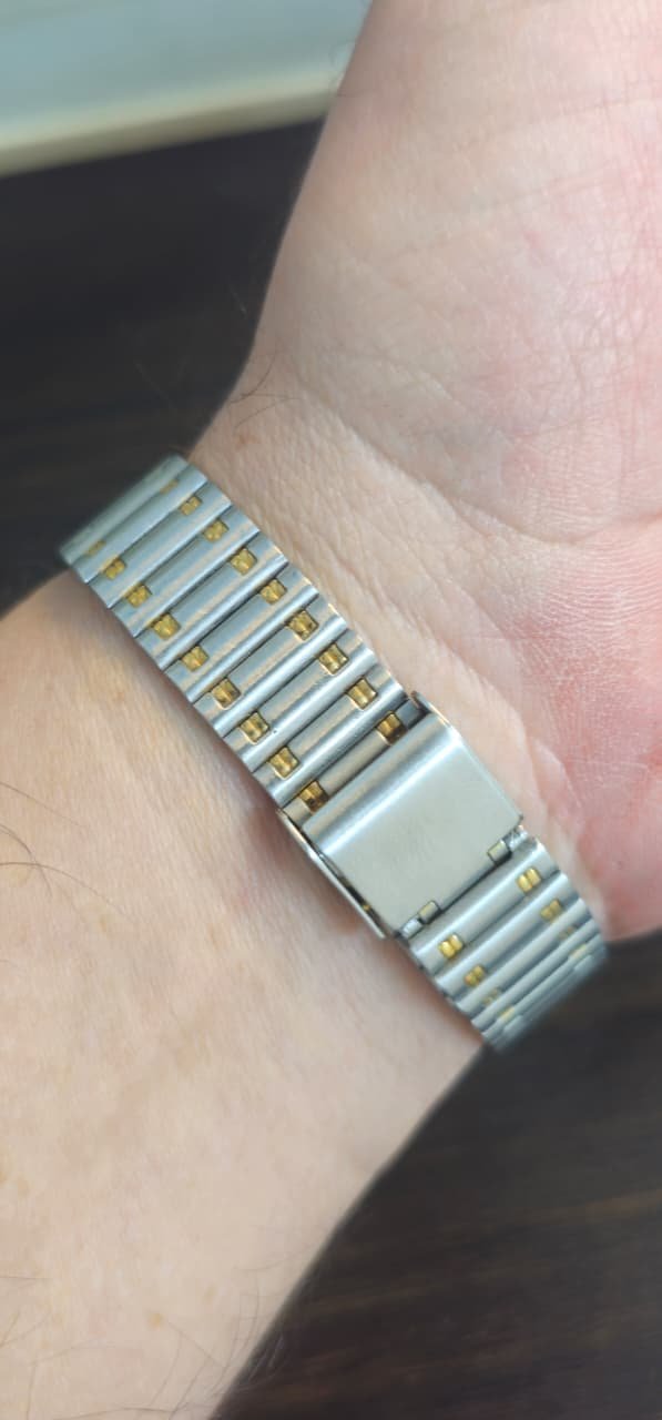 WhatsApp Image 2025-09-18 at 6.39.03 PM Vintage Rado Voyger 1970s Automatic π¨π Switzerland Made Ladies Watch (Used) - Image 3