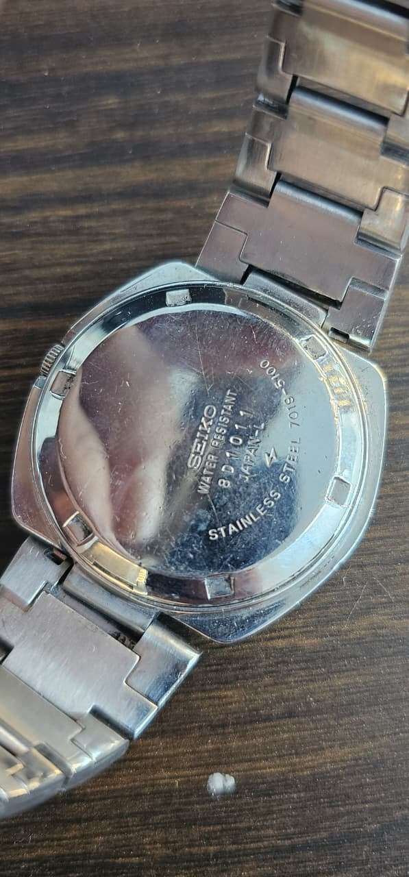 WhatsApp Image 2025-09-21 at 5.27.18 PM (1) Vintage Seiko 5 Automatic 7019 Caliber 21-Jewels Japan made Men’s watch (Used) - Image 4