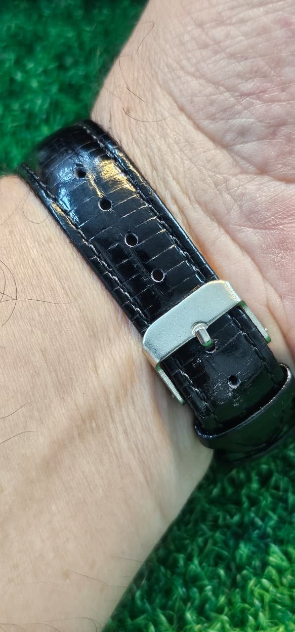 WhatsApp Image 2025-10-12 at 2.29.32 PM (1) Raymond Weil Toccata Quartz 🇨🇠Switzerland made Unisex watch (Used) - Image 3