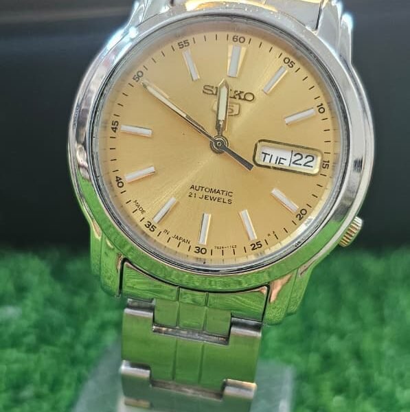 Seiko 5 Automatic 7s26 Caliber 21-Jewels Japan made Men’s watch (Used)