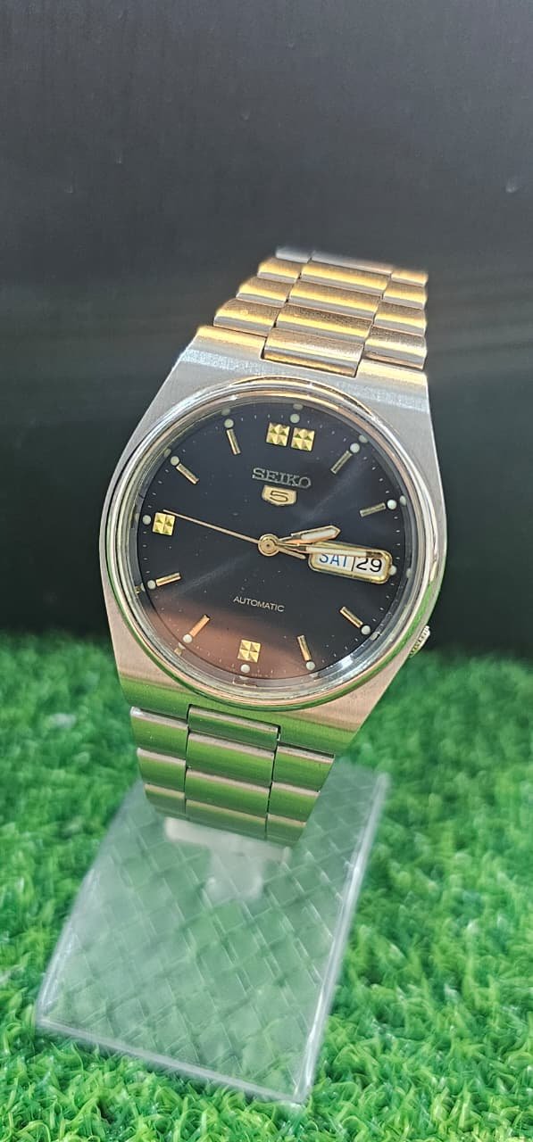 WhatsApp Image 2025-10-18 at 3.56.37 PM Seiko 5 Automatic 7s26 Caliber 21-Jewels Japan made Men’s watch (Used) - Image 1