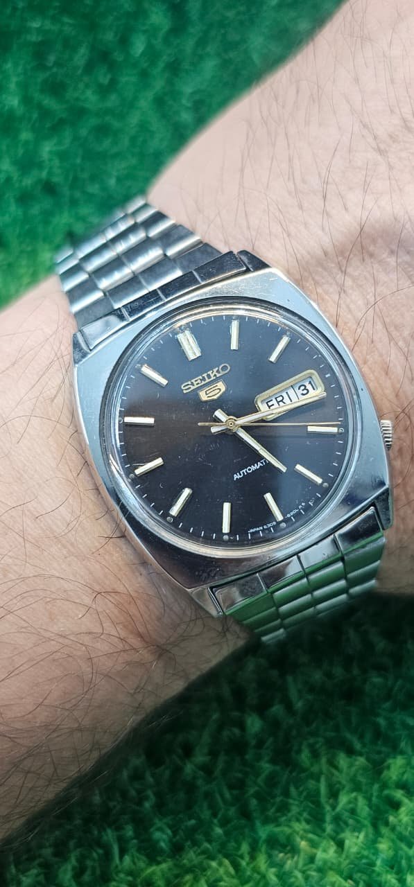WhatsApp Image 2025-10-18 at 4.00.23 PM Seiko 5 Automatic 6309 Caliber 21-Jewels Japan made Men’s watch (Use - Image 2