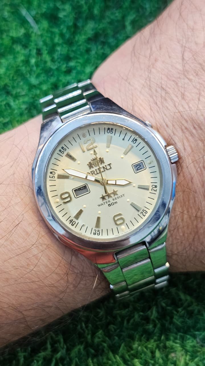 WhatsApp Image 2025-11-14 at 1.12.46 PM Vintage 1970s Orient Double Calendar Automatic 21-Jewels Japan made Men's watch (Used) - Image 2