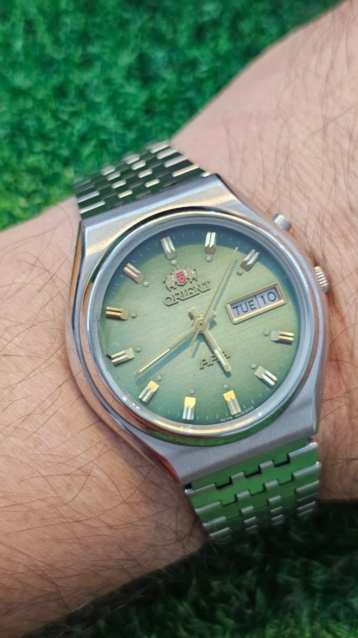 WhatsApp Image 2025-11-14 at 1.20.03 PM (2) Vintage 1980s Orient Automatic 21-Jewels Japan made Men's watch (Used) - Image 2
