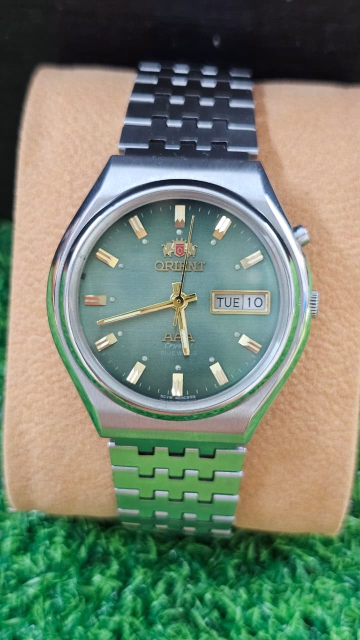 WhatsApp Image 2025-11-14 at 1.20.03 PM Vintage 1980s Orient Automatic 21-Jewels Japan made Men's watch (Used) - Image 1
