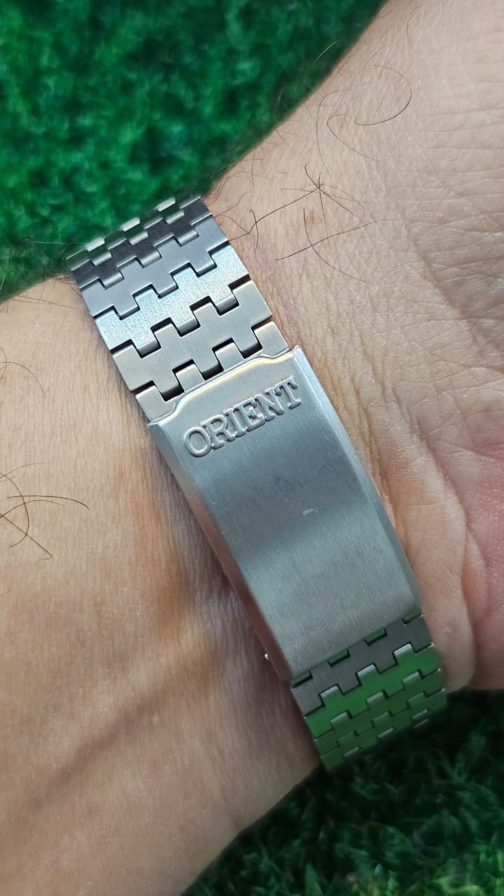WhatsApp Image 2025-11-14 at 1.20.04 PM Vintage 1980s Orient Automatic 21-Jewels Japan made Men's watch (Used) - Image 3