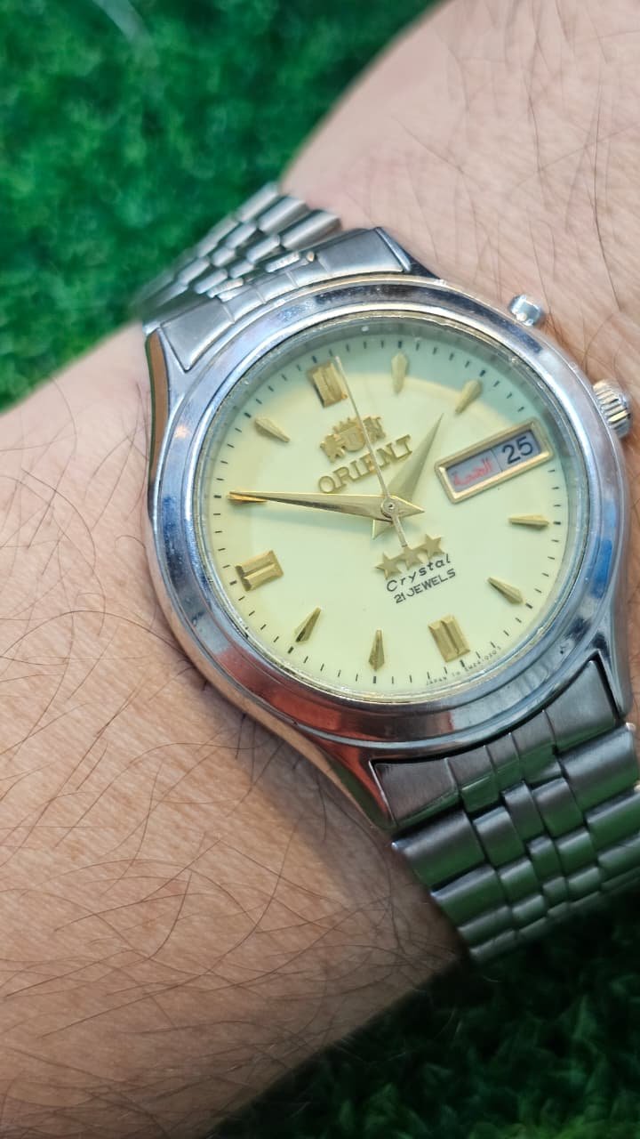 WhatsApp Image 2025-11-14 at 1.23.20 PM (2) Vintage 1980s Orient Automatic 21-Jewels Japan made Men's watch (Used) - Image 2
