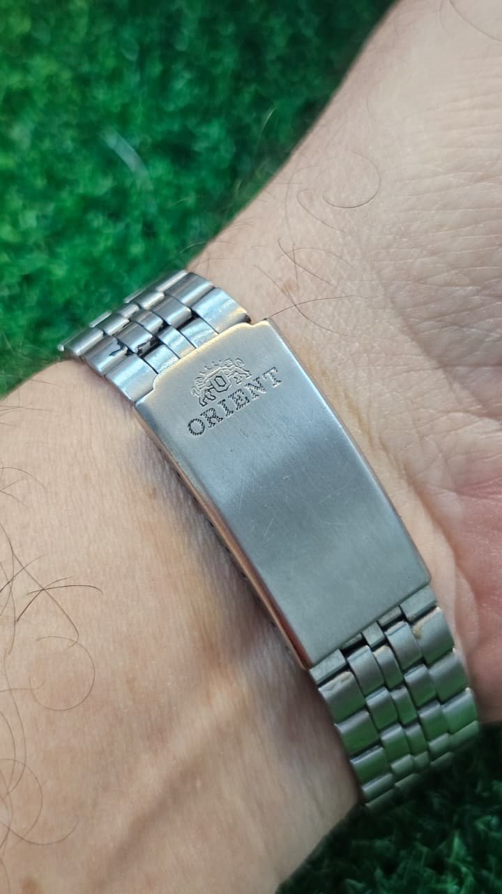 WhatsApp Image 2025-11-14 at 1.23.21 PM Vintage 1980s Orient Automatic 21-Jewels Japan made Men's watch (Used) - Image 3
