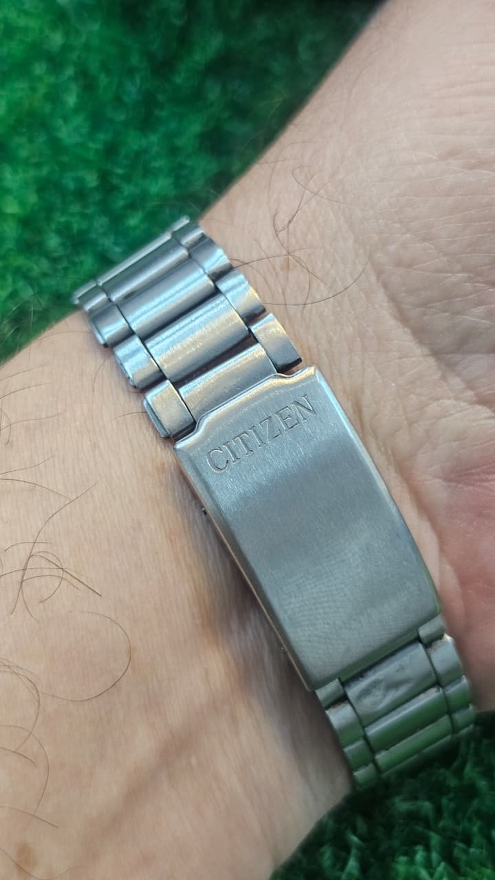 WhatsApp Image 2025-11-16 at 4.02.12 PM Vintage 1970s Citizen Automatic 8200 caliber 21-jewels japan made watch for Men’s(Used) - Image 3