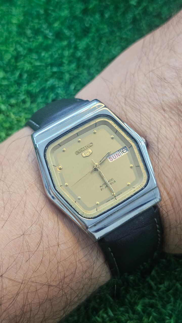 WhatsApp Image 2025-11-16 at 4.10.49 PM Vintage 1960s Seiko 5 Automatic 6319 caliber 21-jewels japan made watch for Men’s(Used) - Image 2