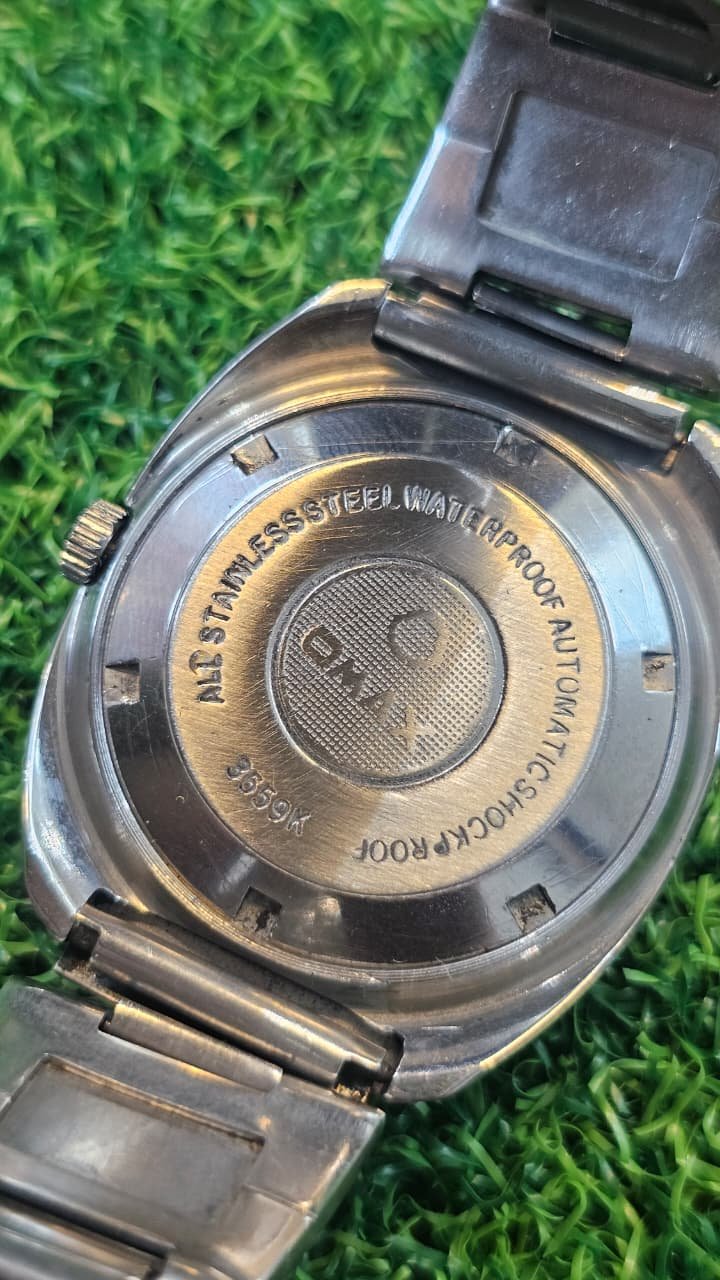 WhatsApp Image 2025-11-16 at 4.17.27 PM Vintage 1960s Omax Automatic 2066 caliber 25-jewels Switzerland made watch for Men’s(Used) - Image 4