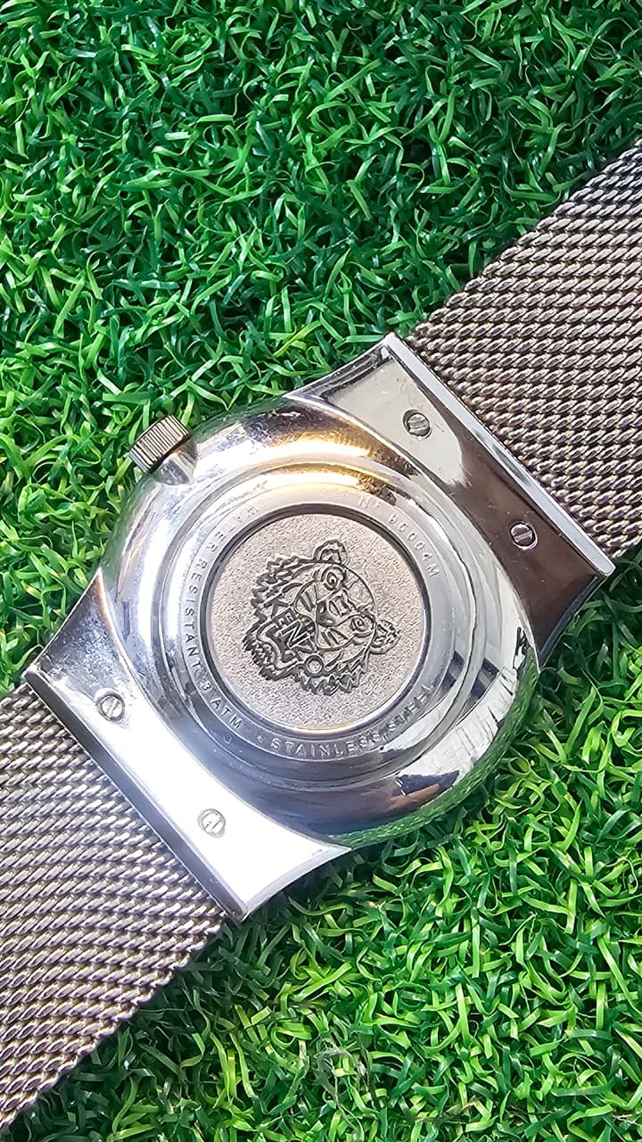 WhatsApp Image 2025-12-01 at 4.15.03 PM Kenzo Tiger Unisex Japanese Quartz movement watch (Pre-owned) - Image 4