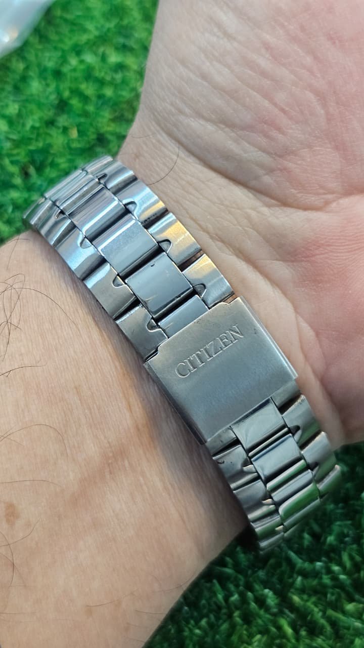 WhatsApp Image 2025-12-01 at 6.47.03 PM Citizen XC Chronograph model, which belongs to Citizen's popular "Cross-Sea" (xC) series(Used) - Image 3