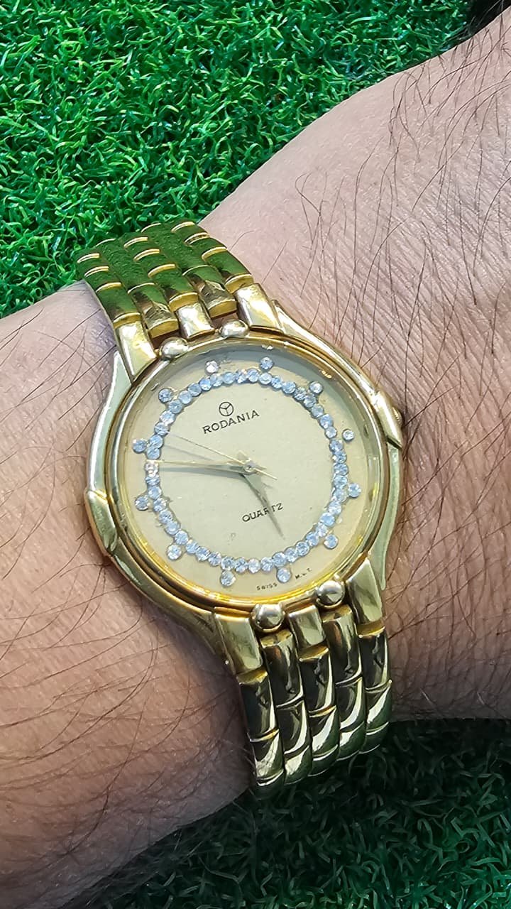 WhatsApp Image 2025-12-01 at 8.22.18 PM Rodania Switzerland Made Quartz movement Ladies watch (Used) - Image 2