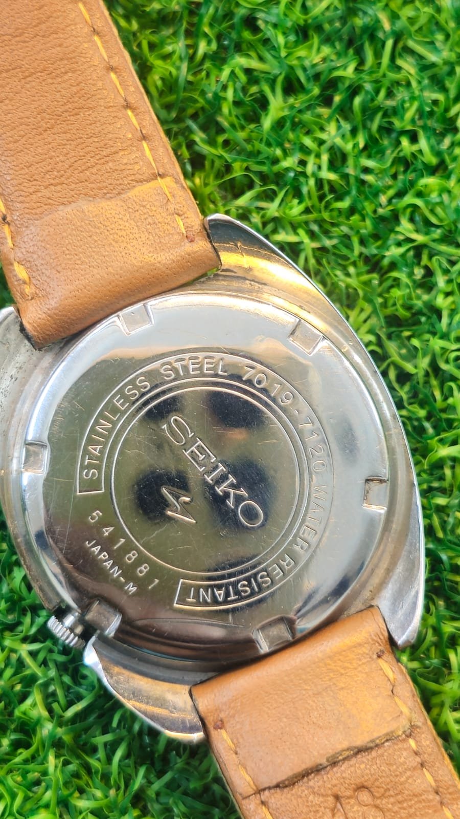 WhatsApp Image 2025-12-19 at 3.35.34 PM (1) Seiko 5 Automatic 7019 Caliber 21-Jewels Japan made Men’s watch (Used) - Image 4