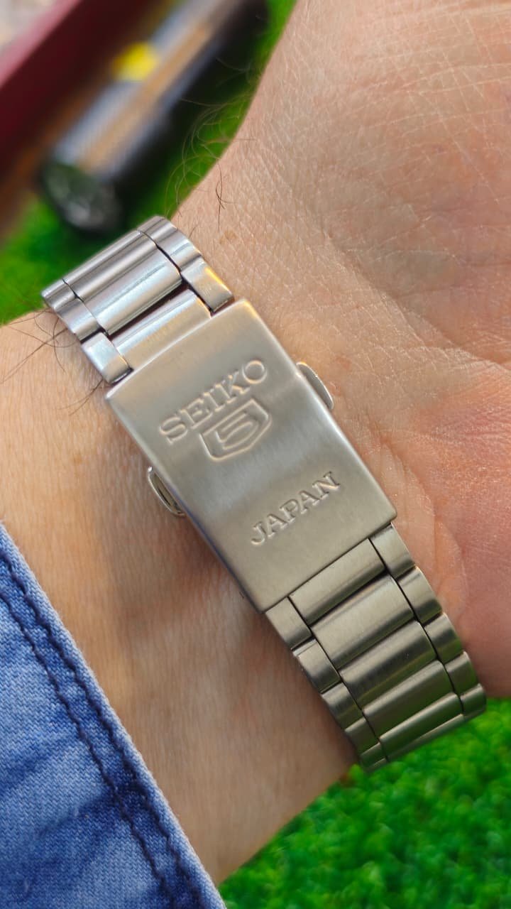 WhatsApp Image 2025-12-26 at 12.07.26 PM Seiko 5 Automatic 7s26 Caliber 21-Jewels Japan made Men’s watch (Used) - Image 3