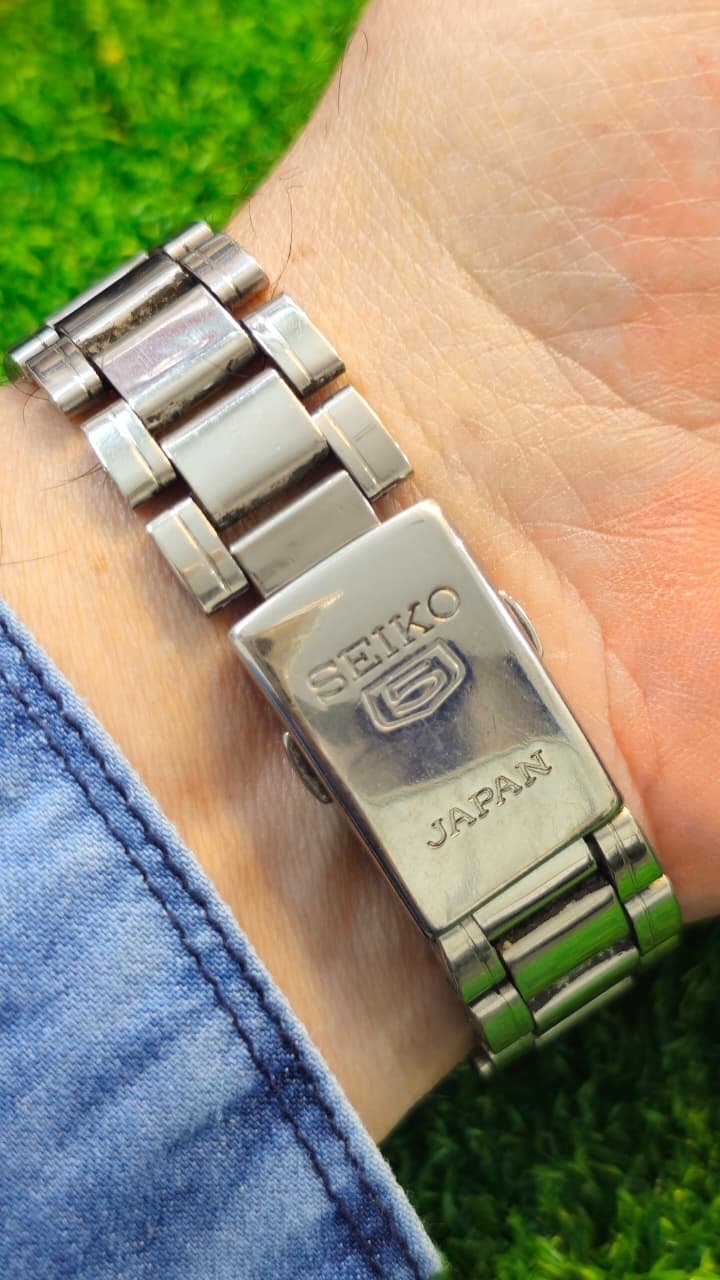 WhatsApp Image 2025-12-26 at 12.12.37 PM (1) Seiko 5 Automatic 7s26 Caliber 21-Jewels Japan made Men’s watch (Used) - Image 3