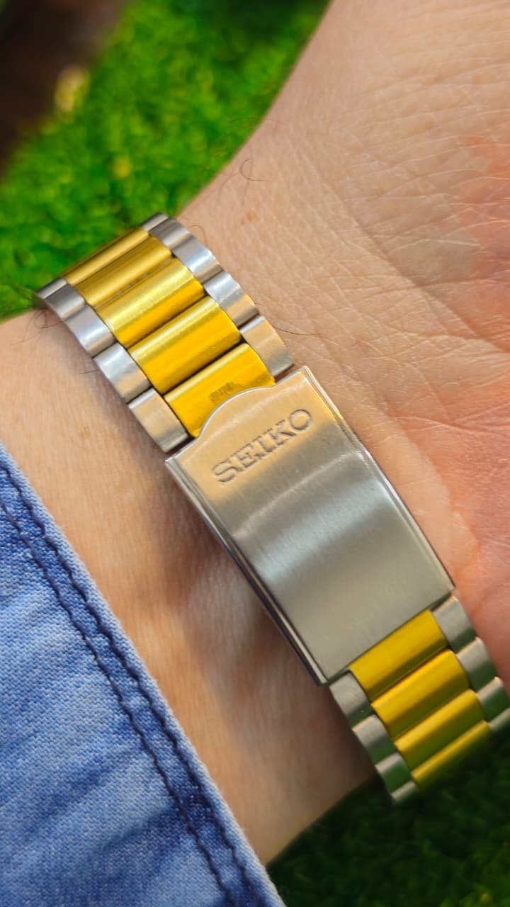 WhatsApp Image 2025-12-26 at 12.52.22 PM (1) Seiko 5 Automatic 7s26 Caliber 21-Jewels Japan made Men’s watch (Used) - Image 3