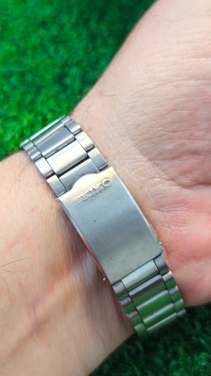 WhatsApp Image 2026-01-08 at 1.02.43 PM (2) Vintage 1970s Seiko 5 Automatic 7009 Caliber 21-Jewels Japan made Men’s watch (Used) - Image 3