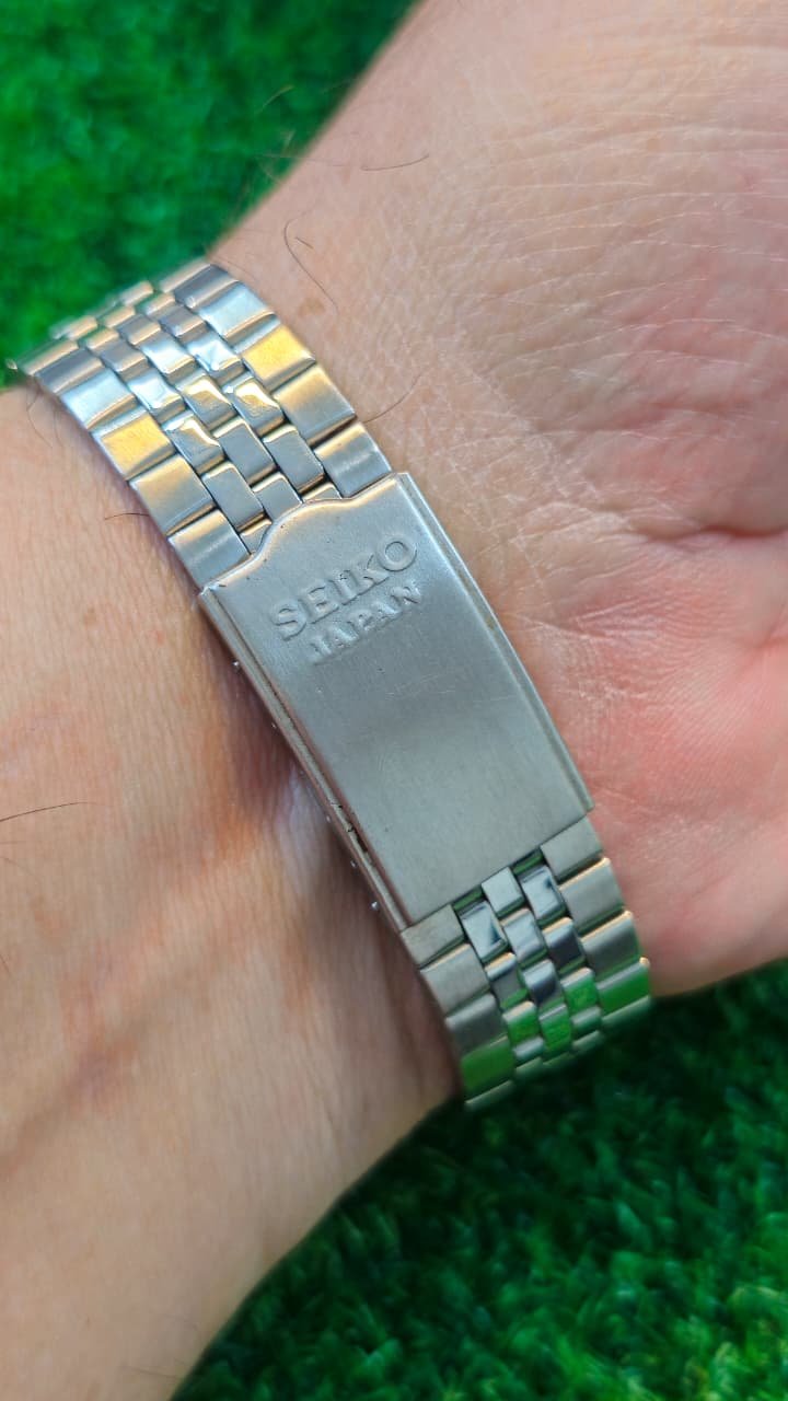 WhatsApp Image 2026-01-08 at 1.10.11 PM (1) Vintage 1970s Seiko 5 Automatic 7009 Caliber 21-Jewels Japan made Men’s watch (Used) - Image 3