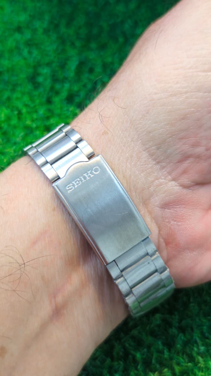 WhatsApp Image 2026-01-08 at 12.54.48 PM Vintage 1970s Seiko 5 Automatic 7009 Caliber 21-Jewels Japan made Men’s watch (Used) - Image 3