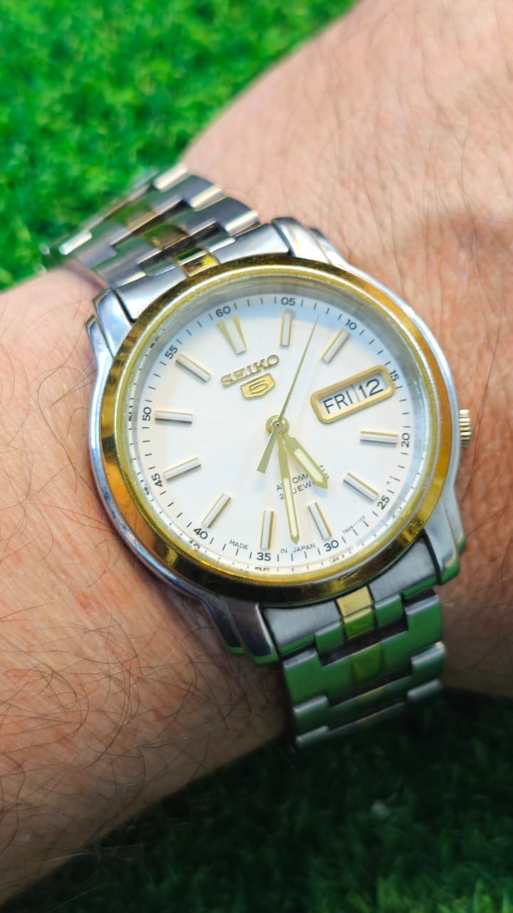 WhatsApp Image 2026-01-14 at 1.02.29 PM Seiko 5 Automatic 7s26 caliber 21-jewels japan made watch for Men's (Used) - Image 2