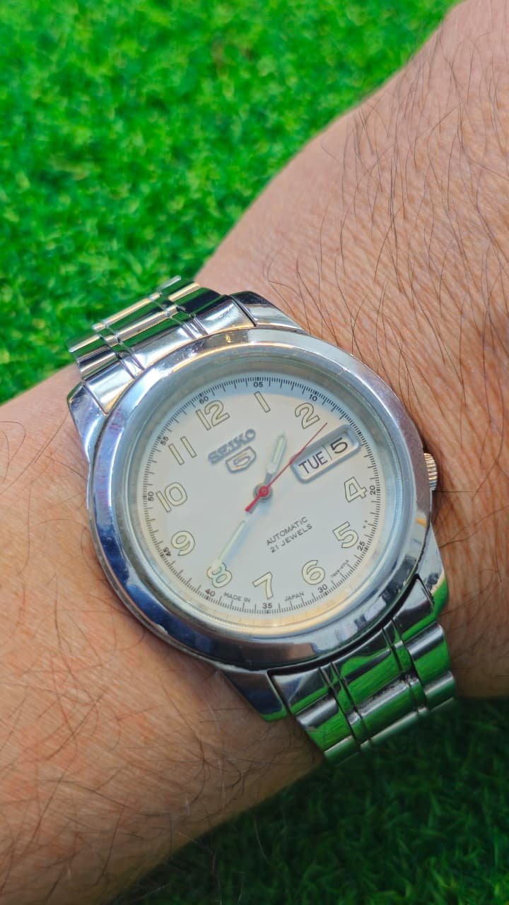 WhatsApp Image 2026-01-14 at 1.04.17 PM Seiko 5 Automatic 7s26 caliber 21-jewels japan made watch for Men's (Used) - Image 2