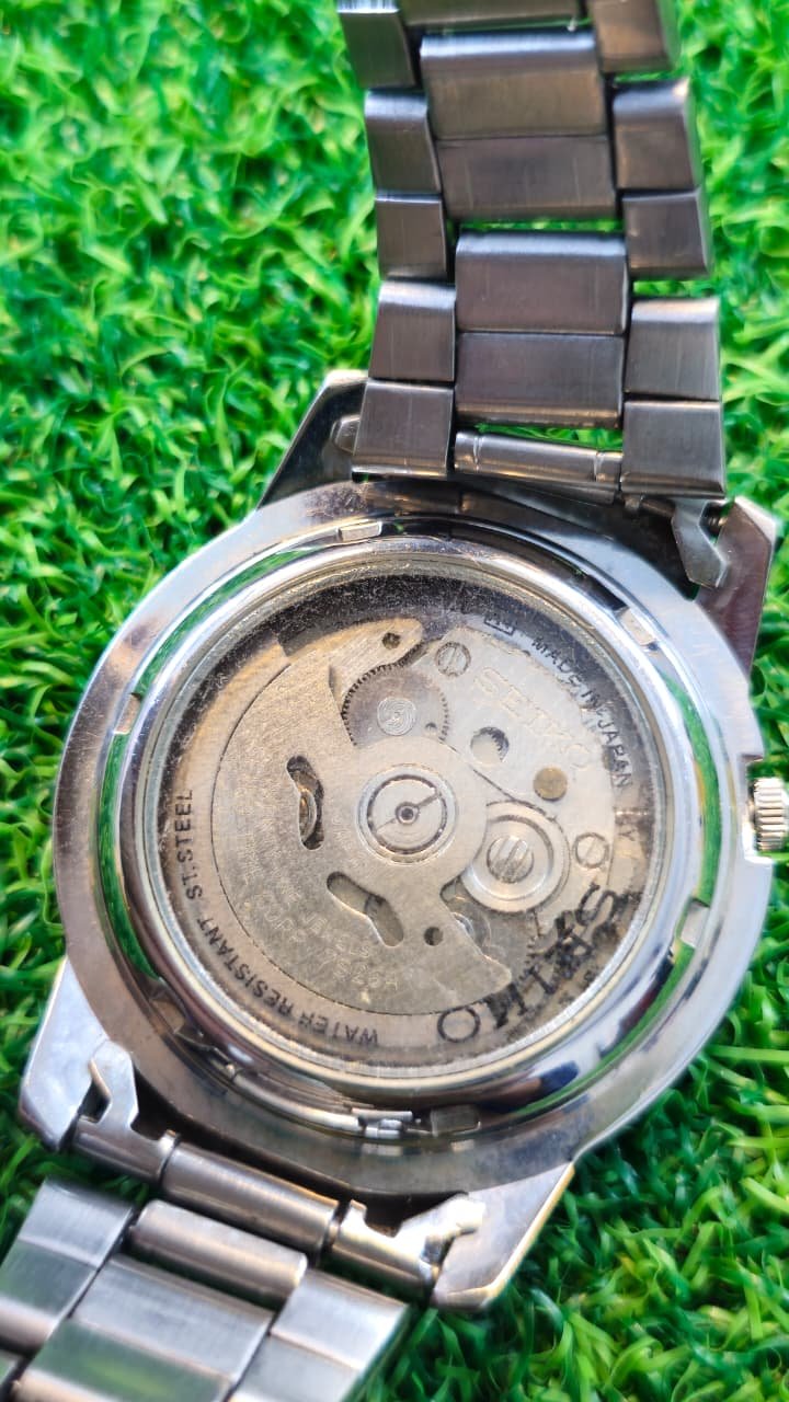 WhatsApp Image 2026-01-14 at 1.05.39 PM (1) Seiko 5 Automatic 7s26 caliber 21-jewels japan made watch for Men's (Used) - Image 4