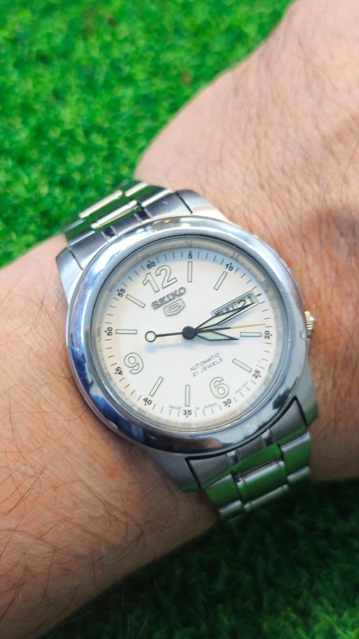 WhatsApp Image 2026-01-14 at 1.05.45 PM Seiko 5 Automatic 7s26 caliber 21-jewels japan made watch for Men's (Used) - Image 2