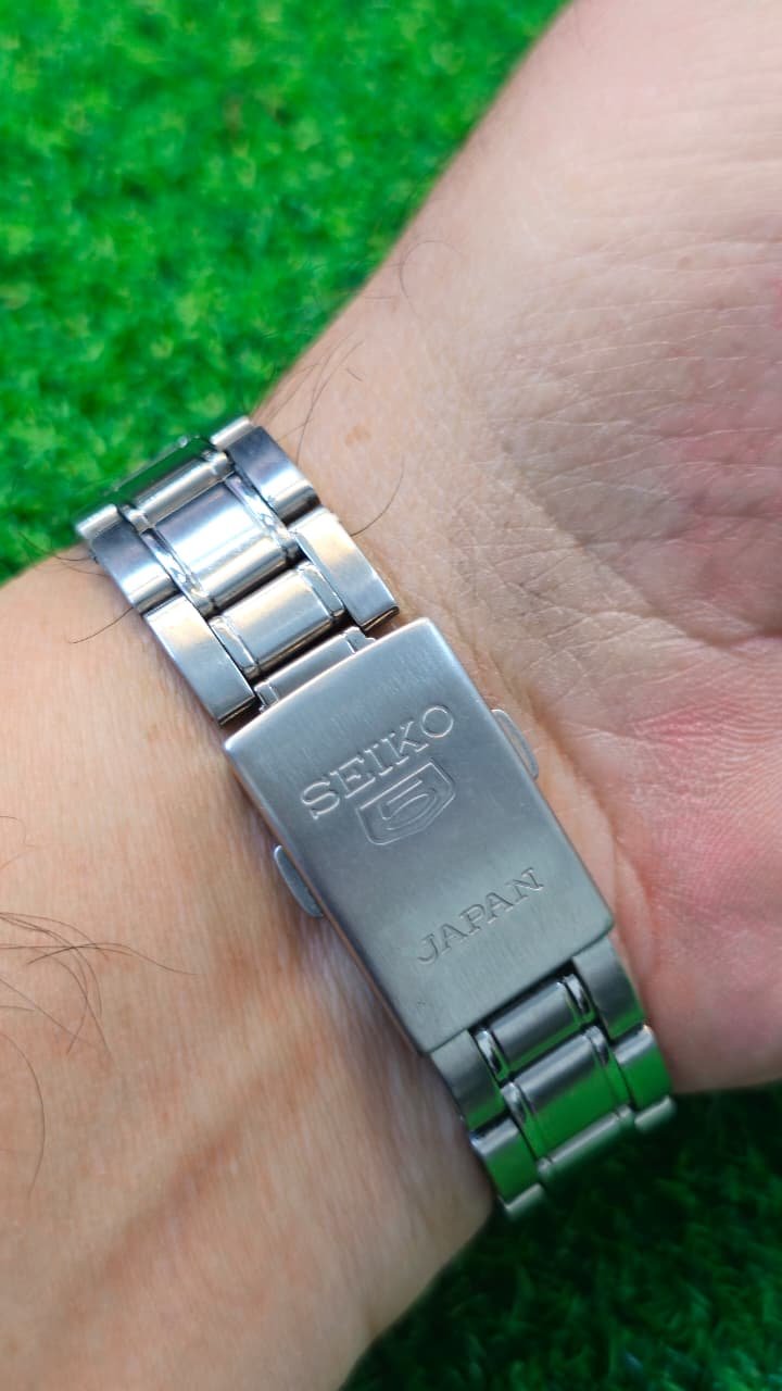WhatsApp Image 2026-01-14 at 1.05.46 PM Seiko 5 Automatic 7s26 caliber 21-jewels japan made watch for Men's (Used) - Image 3