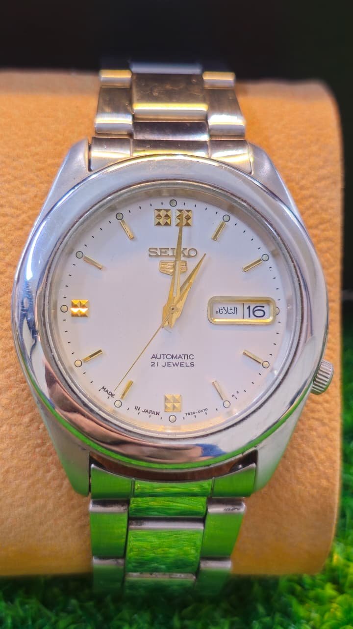 WhatsApp Image 2026-01-14 at 1.06.21 PM Seiko 5 Automatic 7s26 caliber 21-jewels japan made watch for Men's (Used) - Image 1