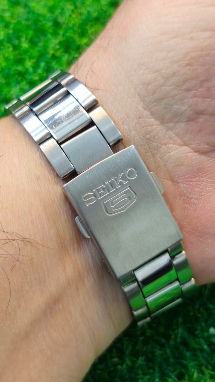 WhatsApp Image 2026-01-14 at 1.06.22 PM (1) Seiko 5 Automatic 7s26 caliber 21-jewels japan made watch for Men's (Used) - Image 3