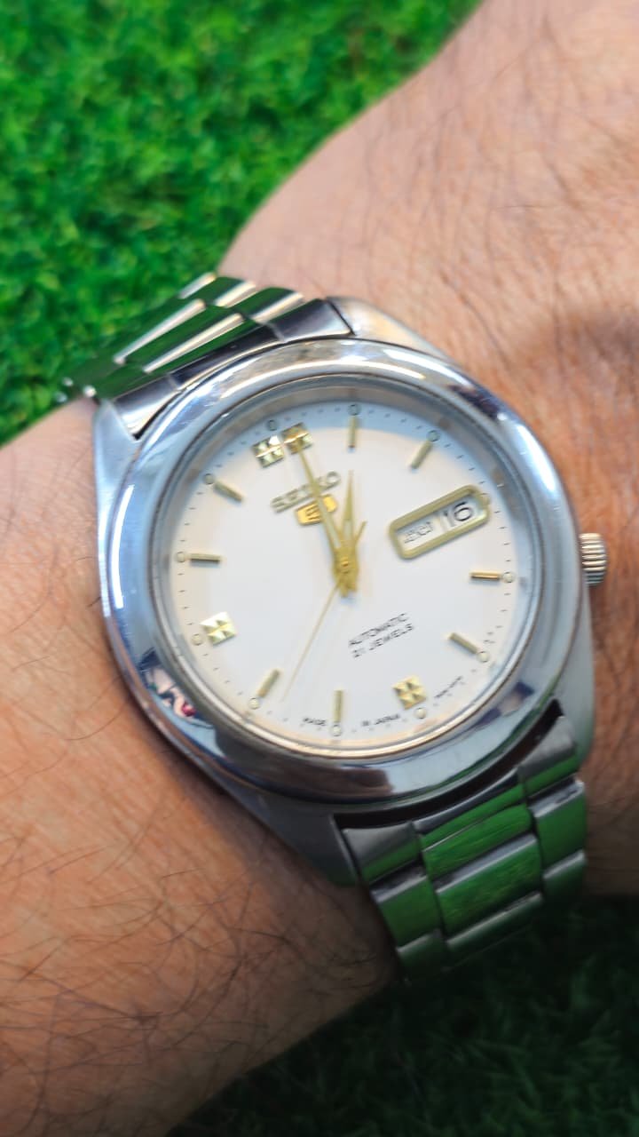 WhatsApp Image 2026-01-14 at 1.06.22 PM Seiko 5 Automatic 7s26 caliber 21-jewels japan made watch for Men's (Used) - Image 2