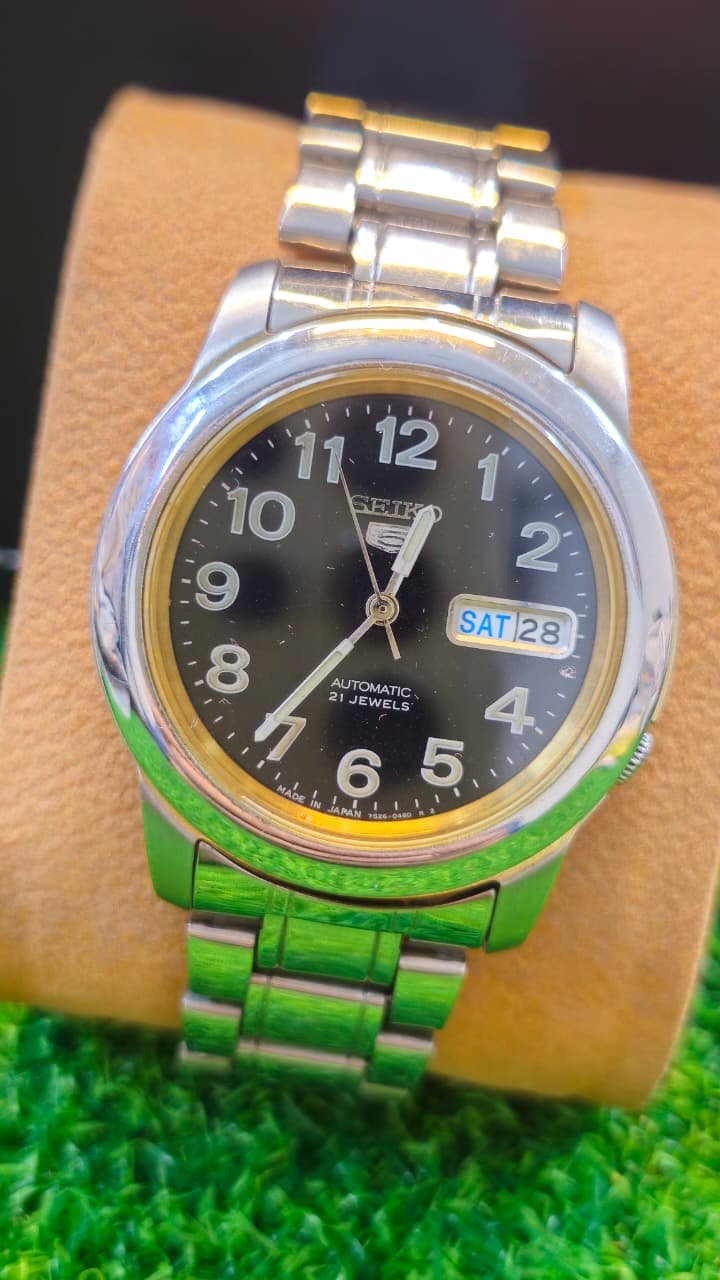 WhatsApp Image 2026-01-14 at 1.07.16 PM Seiko 5 Automatic 7s26 caliber 21-jewels japan made watch for Men's (Used) - Image 1