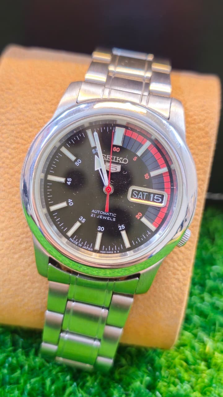 WhatsApp Image 2026-01-14 at 1.08.27 PM Seiko 5 Automatic 7s26 caliber 21-jewels japan made watch for Men's (Used) - Image 1