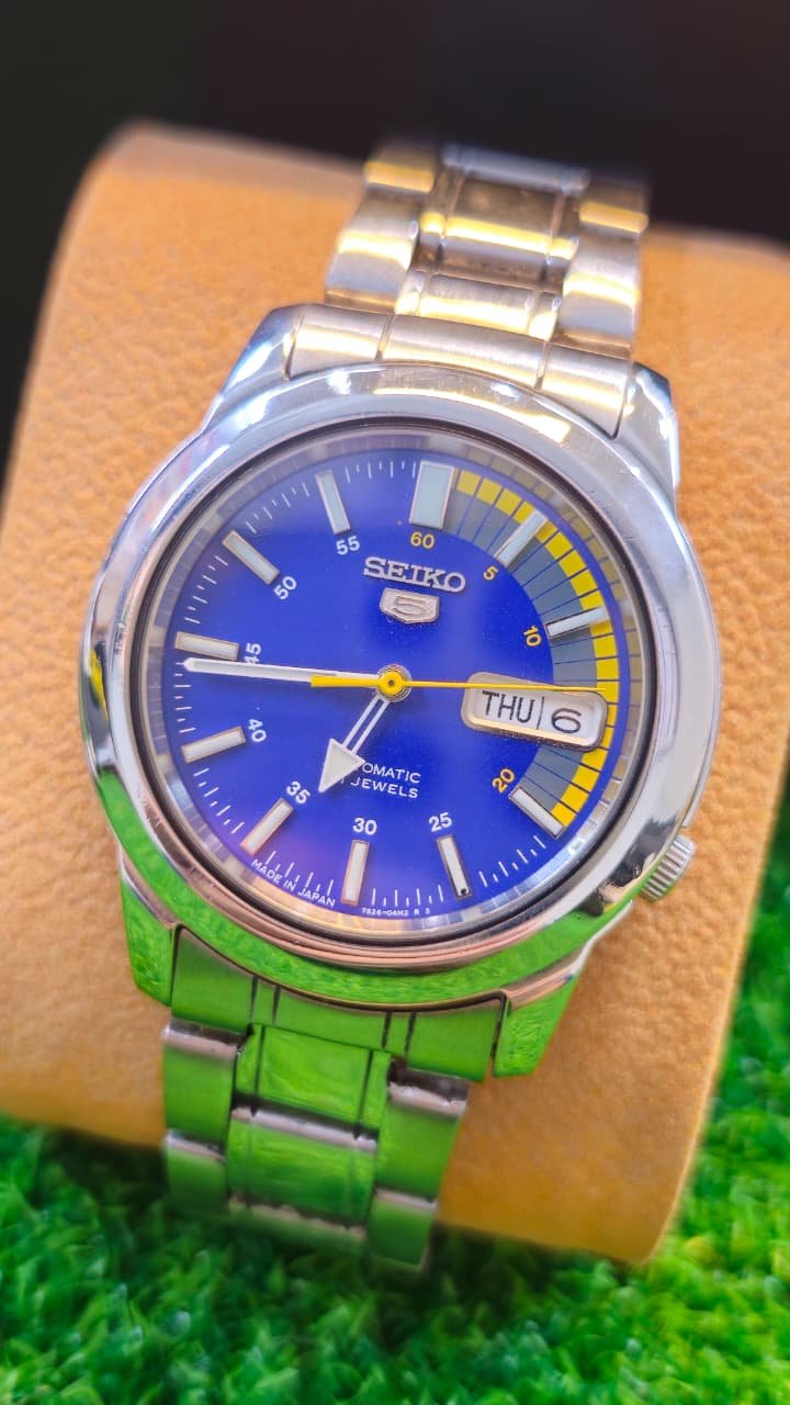 WhatsApp Image 2026-01-14 at 1.09.58 PM Seiko 5 Automatic 7s26 caliber 21-jewels japan made watch for Men's (Used) - Image 1