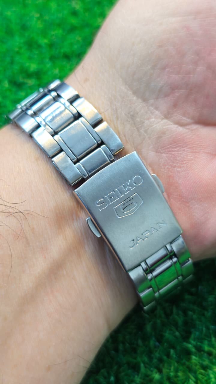 WhatsApp Image 2026-01-14 at 1.10.00 PM Seiko 5 Automatic 7s26 caliber 21-jewels japan made watch for Men's (Used) - Image 3