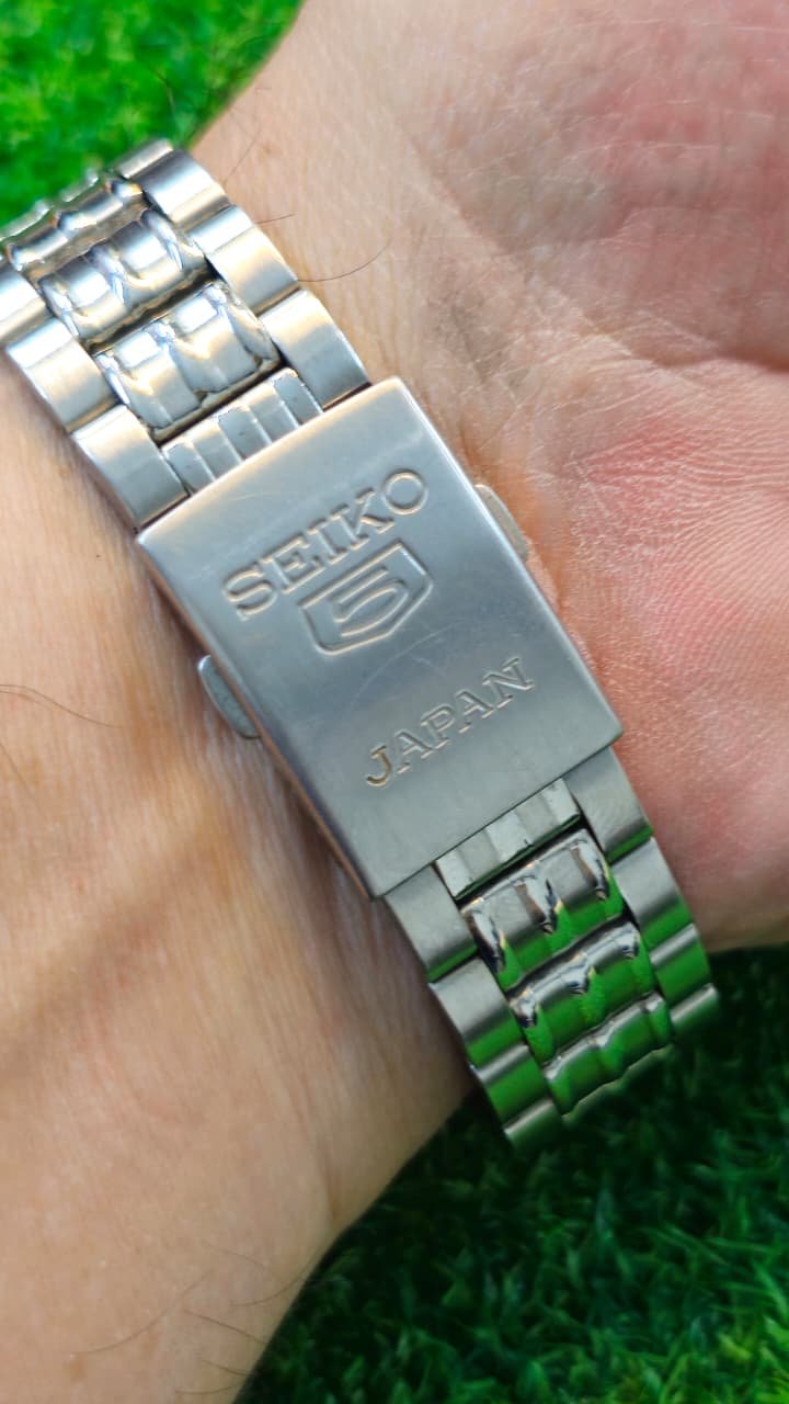 WhatsApp Image 2026-01-14 at 1.13.28 PM Seiko 5 Automatic 7s26 caliber 21-jewels japan made watch for Men's (Used) - Image 3
