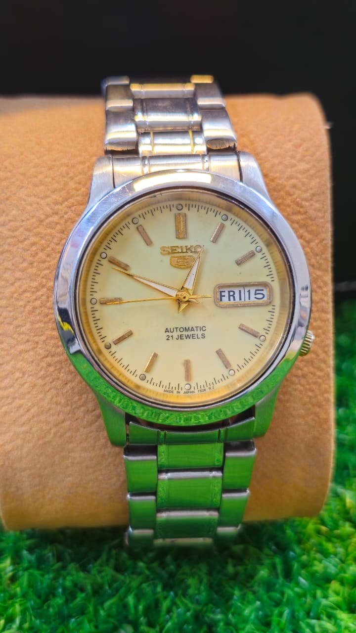 WhatsApp Image 2026-01-14 at 1.22.51 PM Seiko 5 Automatic 7s26 caliber 21-jewels japan made watch for Men's (Used) - Image 1