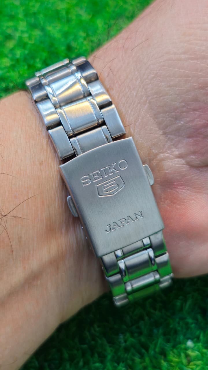 WhatsApp Image 2026-01-14 at 1.22.52 PM (1) Seiko 5 Automatic 7s26 caliber 21-jewels japan made watch for Men's (Used) - Image 3